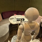 Pepper PARLOR - ソファー席はペッパー君が接待してくれます（固定）